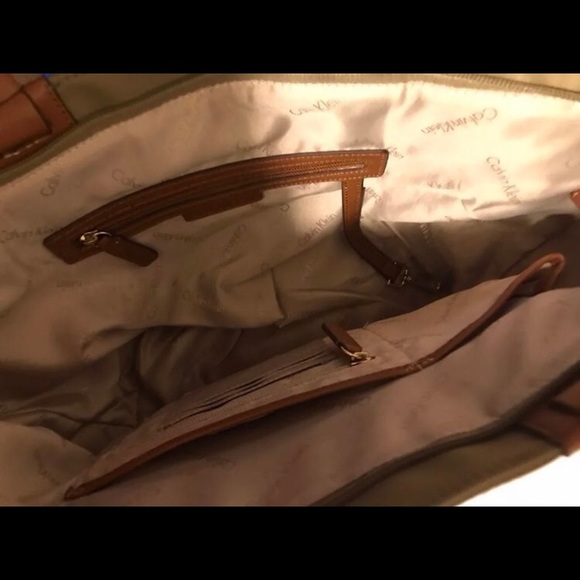 Calvin Klein Purse - Picture 5 of 9